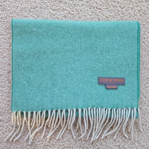 NWOT Louisa Perini Green Cashmere Fringed Scarf - Picture 1 of 8